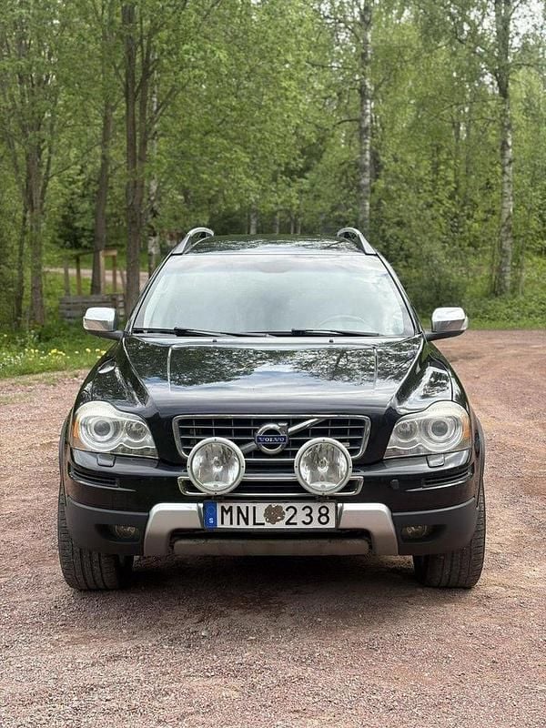 Svart Begagnad 2012 Volvo XC90 R-Design SUV | 130 000 kr (Marknadspris) - Bild 1/4