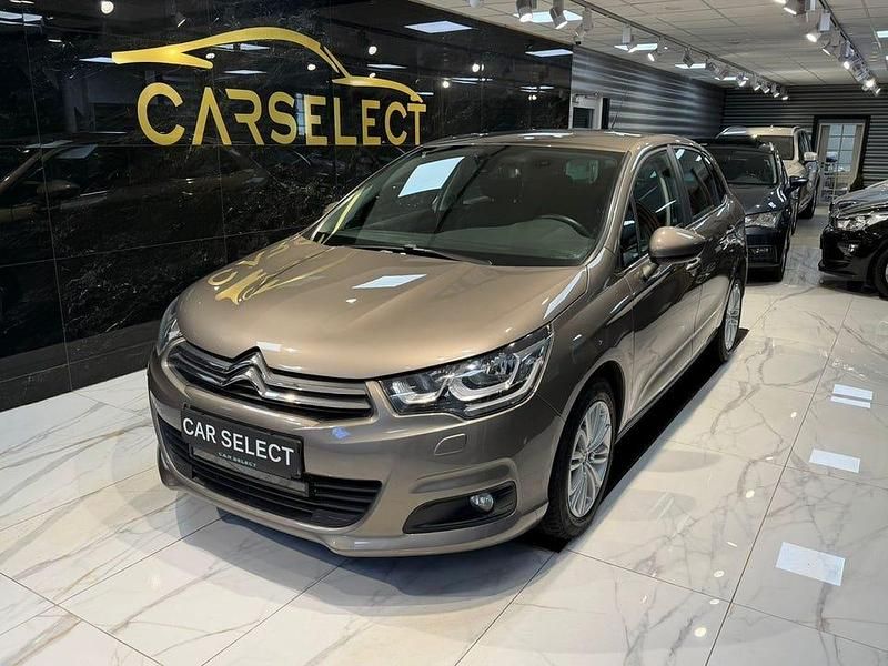 Grå Begagnad 2015 Citroën C4 Halvkombi | 109 900 kr (Lite dyr) - Bild 1/4