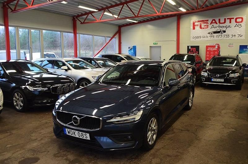 Blå Begagnad 2019 Volvo V60 Momentum Kombi | 199 000 kr (Lite dyr) - Bild 1/4
