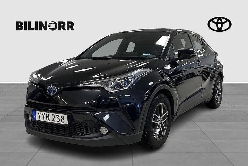 Svart Begagnad 2017 Toyota C-HR Active SUV | 169 900 kr (Marknadspris) - Bild 1/3