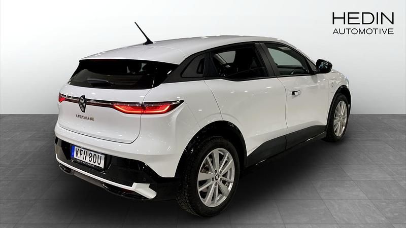 Begagnad Renault Megane E-Tech Equilibre 96 kW (131 HK) 2022 Glaciär vit Halvkombi
