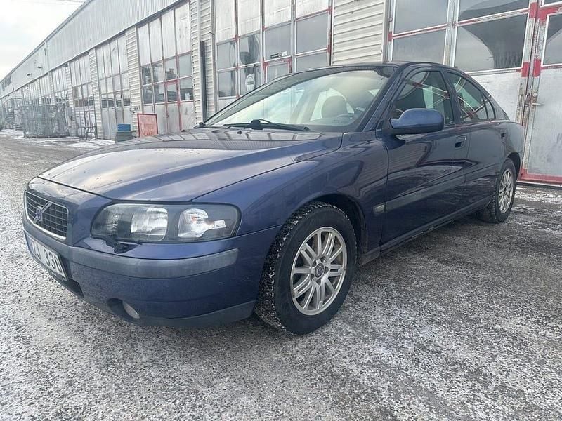 Begagnad Volvo S60 140 HK (102 kW) 2000 Mörkblå Sedan