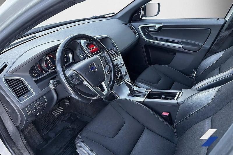 Begagnad Volvo XC60 Momentum 190 HK (139 kW) 2017 Brun SUV