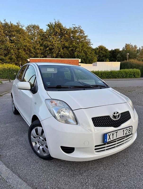 Begagnad 2006 Toyota Yaris | 39 000 kr (Marknadspris) - Bild 1/4