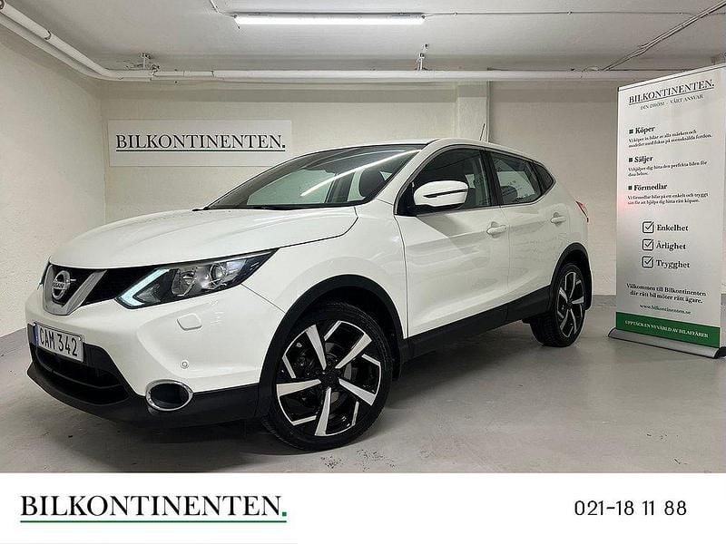 Vit Begagnad 2015 Nissan Qashqai SUV | 124 800 kr (Marknadspris) - Bild 1/4