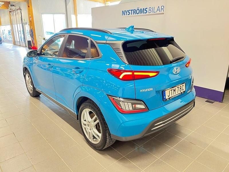 Begagnad Hyundai Kona Essential 100 kW (136 HK) 2021 Blå SUV
