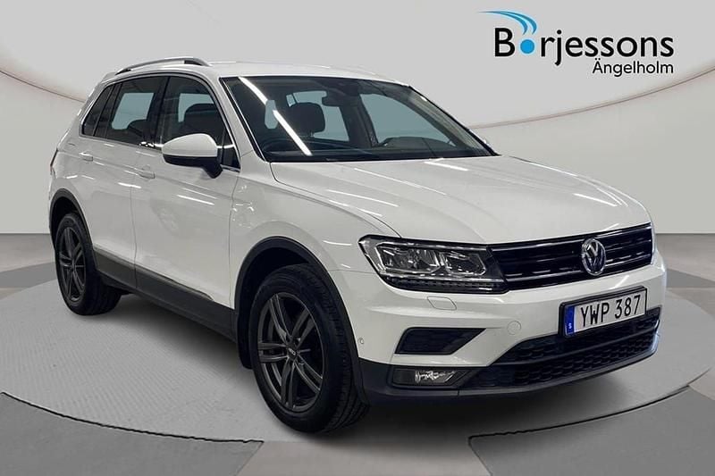 Vit Begagnad 2018 VW Tiguan Comfortline SUV | 229 000 kr (Marknadspris) - Bild 1/4