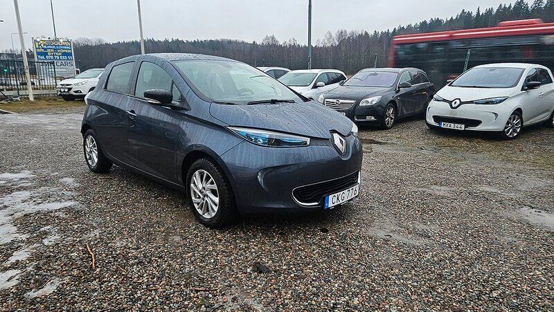 Grå Begagnad 2018 Renault Zoe Halvkombi | 99 900 kr (Bra pris) - Bild 1/4