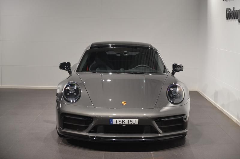 Begagnad Porsche 911 Carrera 4 GTS 2024 Grå