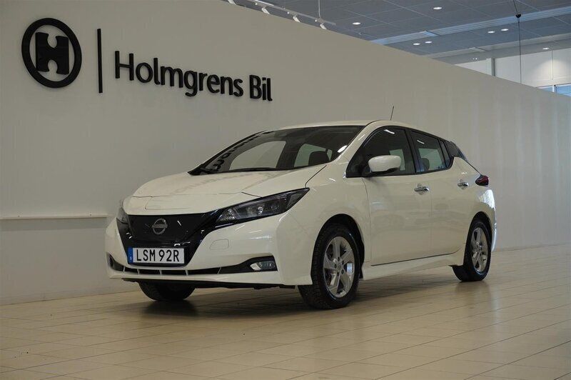 Vit Begagnad 2022 Nissan Leaf Acenta Halvkombi | 169 900 kr (Marknadspris) - Bild 1/4