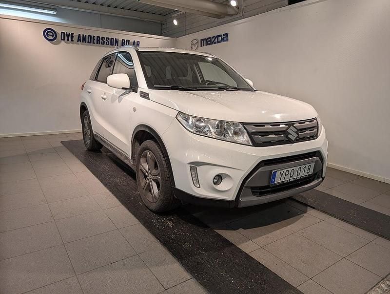 Vit Begagnad 2017 Suzuki Vitara GL SUV | 84 900 kr (Superpris) - Bild 1/4