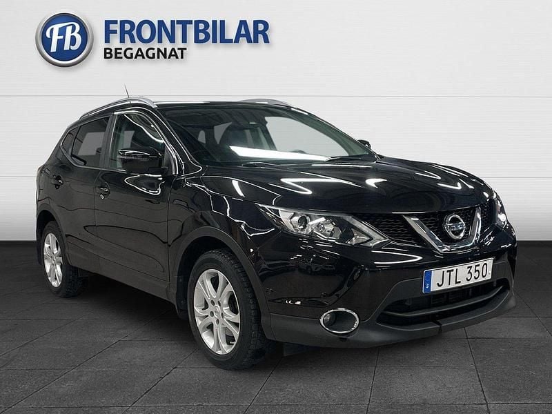 Svart Begagnad 2015 Nissan Qashqai 360º SUV | 124 900 kr (Bra pris) - Bild 1/3