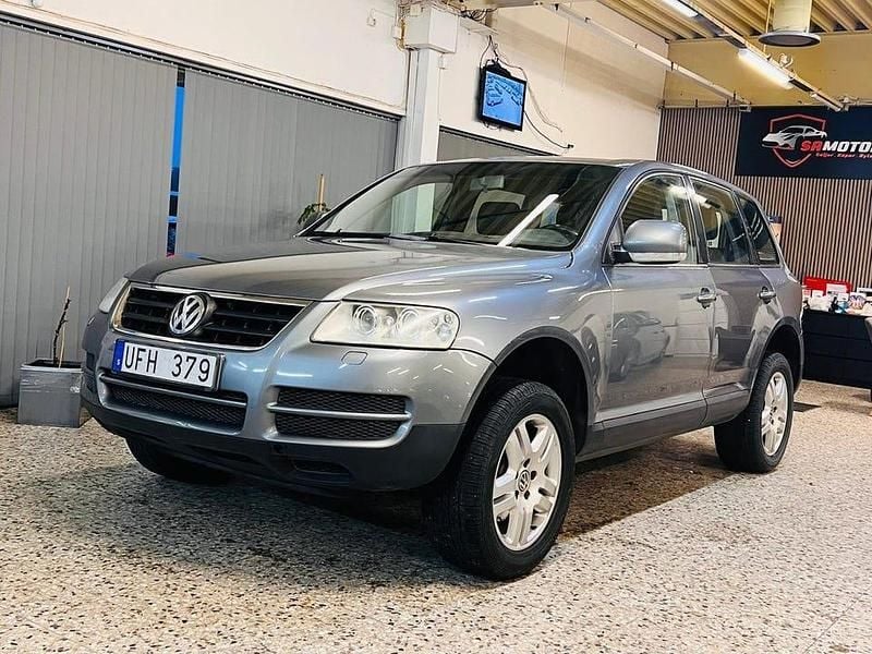 Grå Begagnad 2003 VW Touareg SUV | 34 900 kr - Bild 1/4