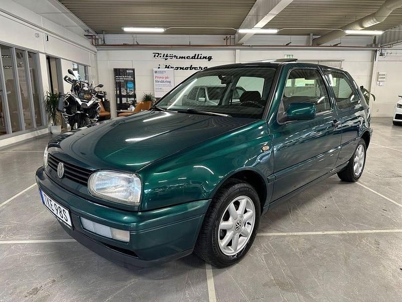 Grön Begagnad 1997 VW Golf IV Halvkombi | 29 900 kr - Bild 1/4