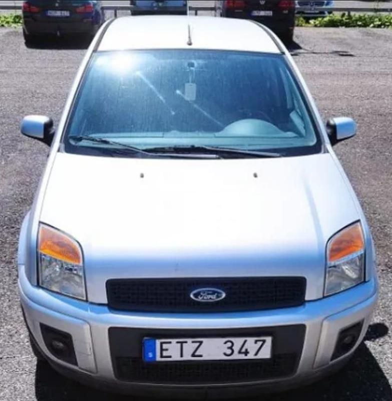 Begagnad 2008 Ford Fusion Halvkombi | 28 000 kr (Marknadspris) - Bild 1/3