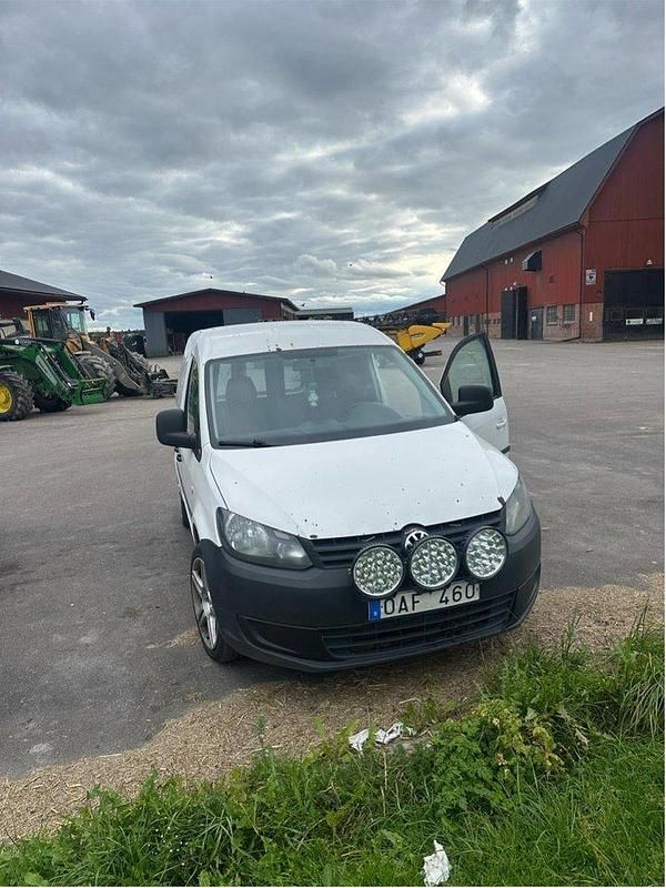Vit Begagnad 2014 VW Caddy Minibuss | 34 000 kr (Superpris) - Bild 1/3