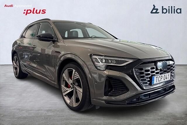 Begagnad Audi Q8 e-tron S-Line 303 kW (413 HK) 2023 Chronosgrå metallic SUV