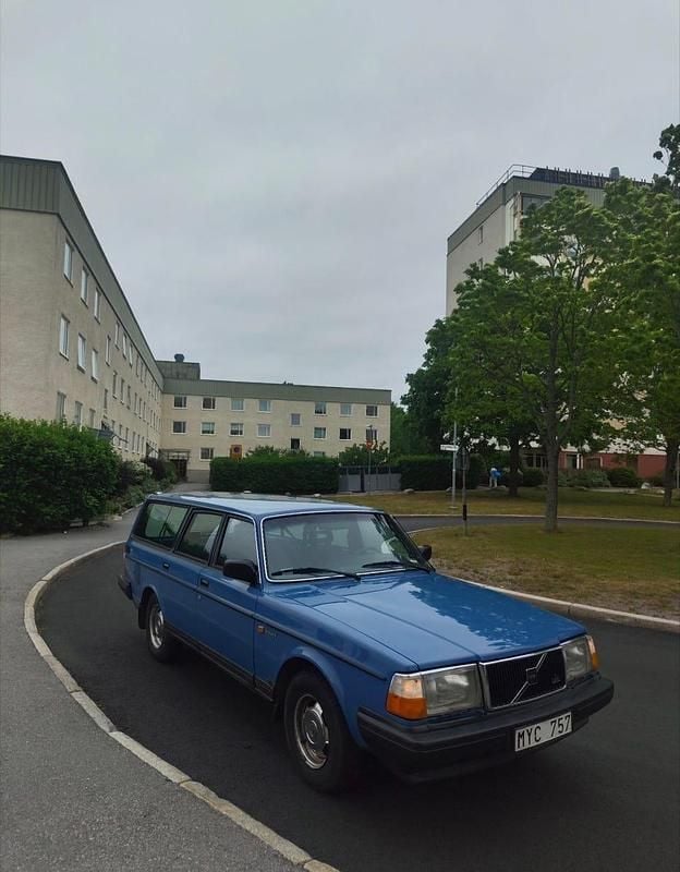 Begagnad Volvo 240 113 HK (83 kW) 1987 213 Kombi