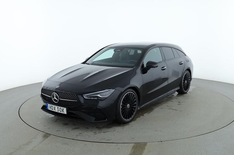 Begagnad Mercedes CLA200 Shooting Brake AMG line 163 HK (119 kW) 2025 Svart Kombi