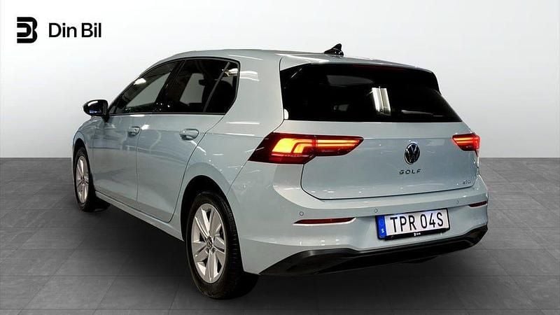 Begagnad VW Golf VIII Life 150 HK (110 kW) 2025 Blå Kombi