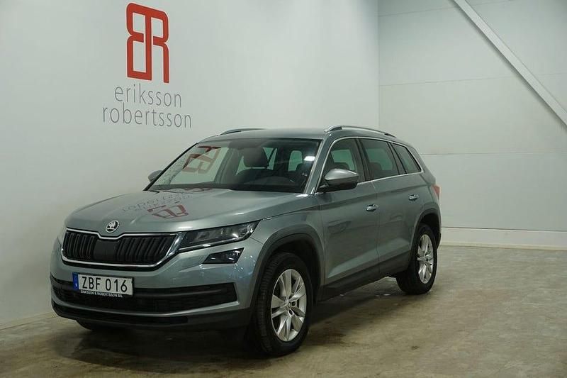 Grå Begagnad 2018 Skoda Kodiaq SUV | 249 900 kr (Marknadspris) - Bild 1/4
