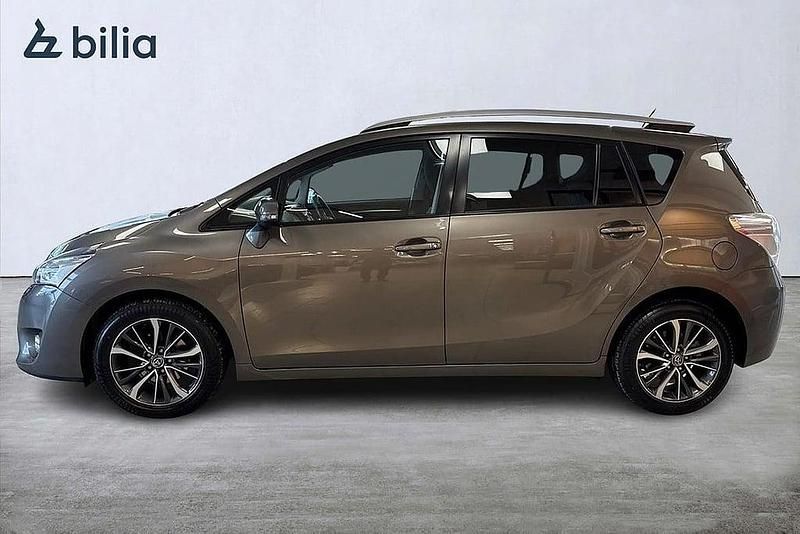 Begagnad Toyota Verso 148 HK (108 kW) 2016 Grå Minibuss