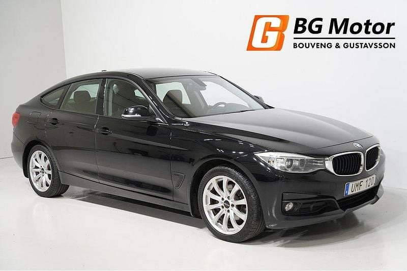Svart Begagnad 2016 BMW 320 Gran Turismo Advantage Halvkombi | 149 600 kr (Marknadspris) - Bild 1/4