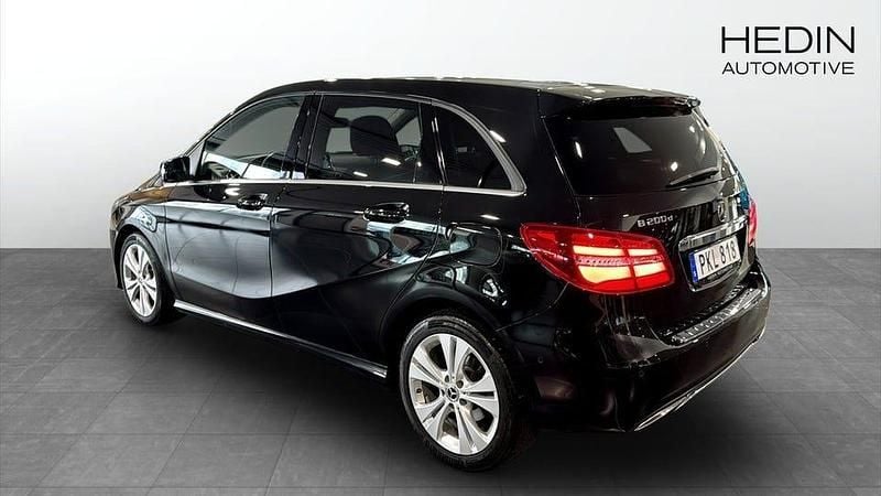 Begagnad Mercedes B200 Urban 136 HK (100 kW) 2018 Svart Minibuss