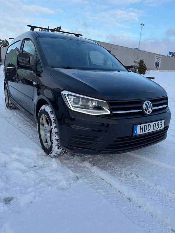 Begagnad VW Caddy Maxi 102 HK (75 kW) 2016 Deep black metallic Minibuss