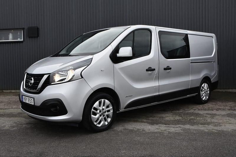 Silver Begagnad 2018 Nissan NV300 Van | 219 900 kr (Marknadspris) - Bild 1/4