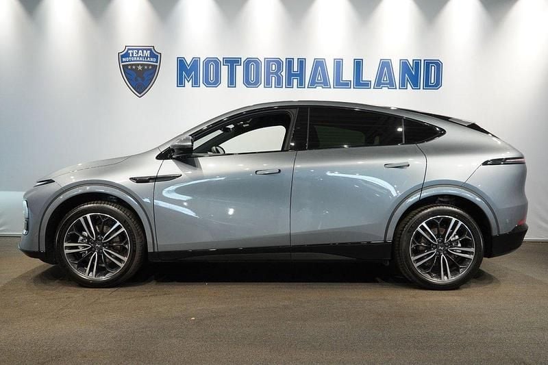 Grå Begagnad 2025 XPENG G6 SUV | 529 900 kr (Marknadspris) - Bild 1/4
