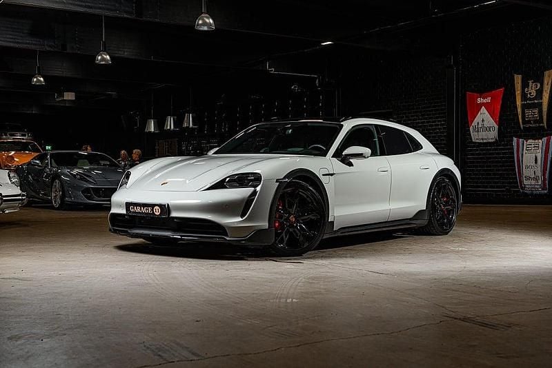 Begagnad 2023 Porsche Taycan Cross Turismo Kombi | 799 500 kr - Bild 1/4