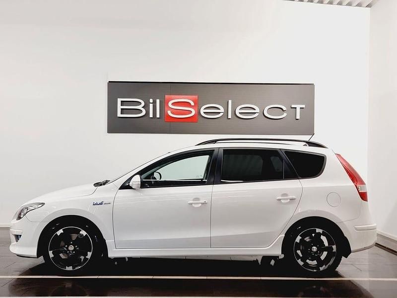 Begagnad Hyundai i30 116 HK (85 kW) 2012 Vit Kombi