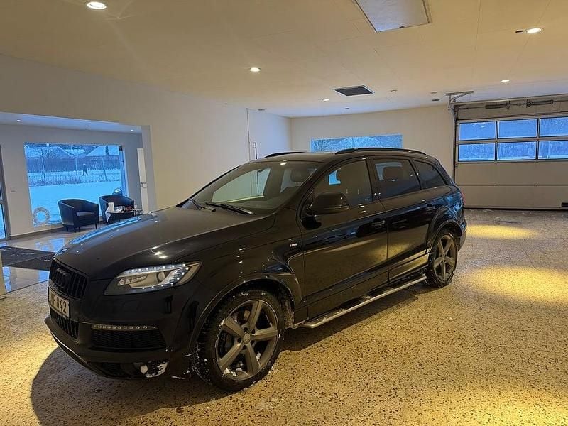 Grå Begagnad 2010 Audi Q7 S-Line SUV | 79 900 kr (Bra pris) - Bild 1/4