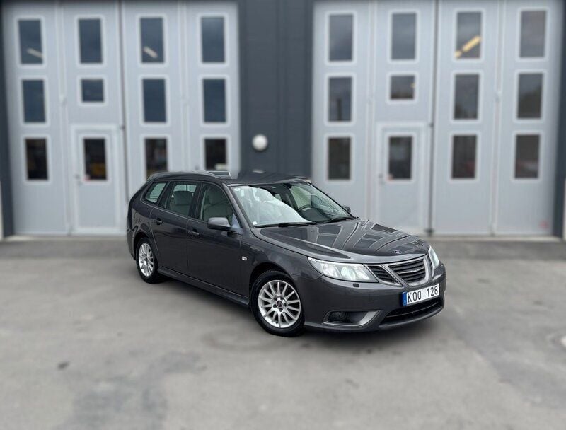 Grå Begagnad 2010 Saab 9-3 Aero Kombi | 79 900 kr (Marknadspris) - Bild 1/4