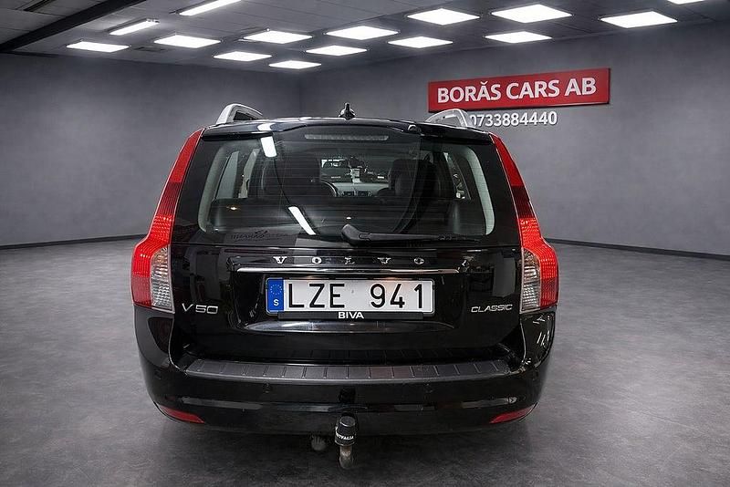 Begagnad Volvo V50 Momentum 114 HK (83 kW) 2011 Svart Kombi