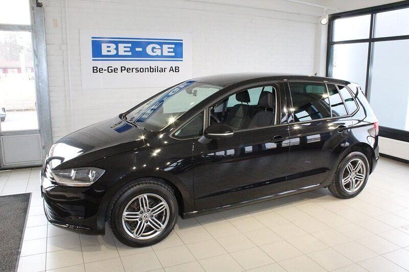 Svart Begagnad 2016 VW Golf VII Comfortline Halvkombi | 122 000 kr (Lite dyr) - Bild 1/4