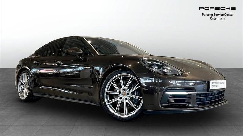 Ristretto brown metallic Begagnad 2020 Porsche Panamera 4 Edition Sedan | 675 000 kr (Marknadspris) - Bild 1/4