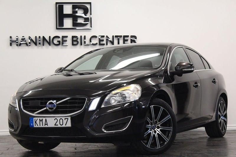 Svart Begagnad 2011 Volvo S60 Momentum Sedan | 109 900 kr (Marknadspris) - Bild 1/4