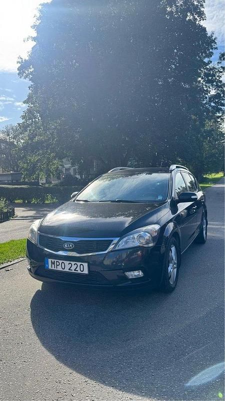 Svart Begagnad 2011 Kia Ceed Sportswagon Kombi | 45 000 kr (Bra pris) - Bild 1/4