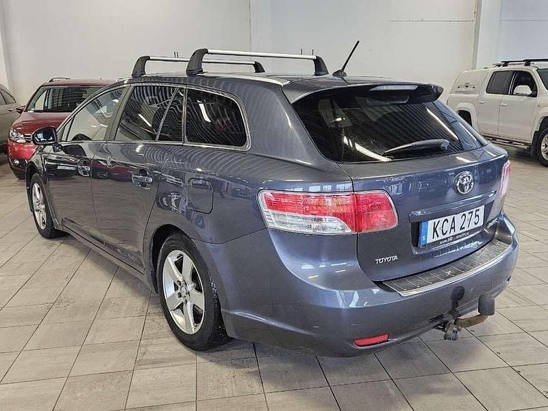 Begagnad Toyota Avensis Multidrive S 152 HK (111 kW) 2009 Blå