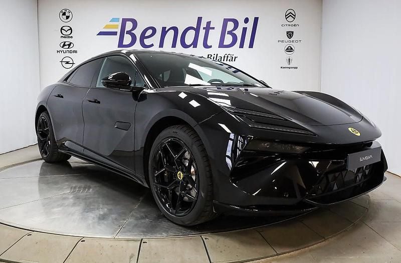 Stellar black Ny 2025 Lotus Emeya Halvkombi | 1 279 000 kr - Bild 1/3