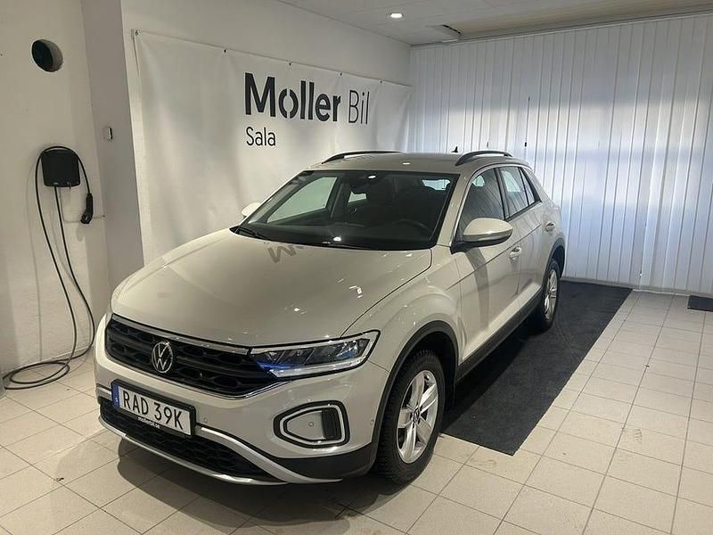 Ascot grey Begagnad 2023 VW T-Roc SUV | 249 000 kr (Bra pris) - Bild 1/4