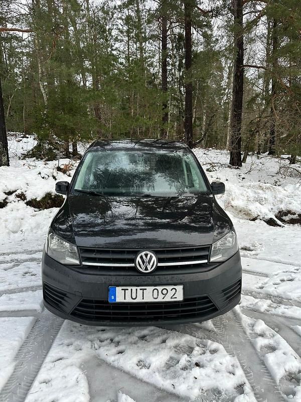 Begagnad VW Caddy 102 HK (75 kW) 2018 Minibuss