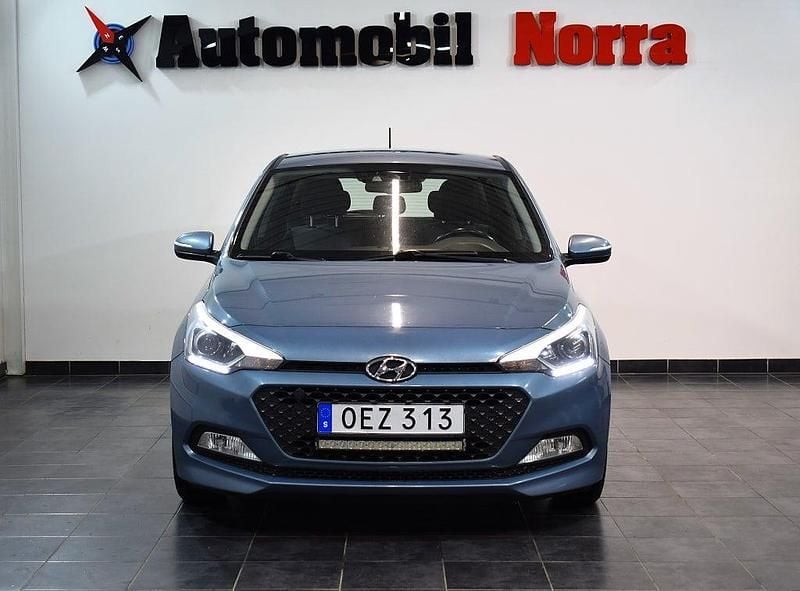 Begagnad Hyundai i20 84 HK (61 kW) 2016 Blå Halvkombi