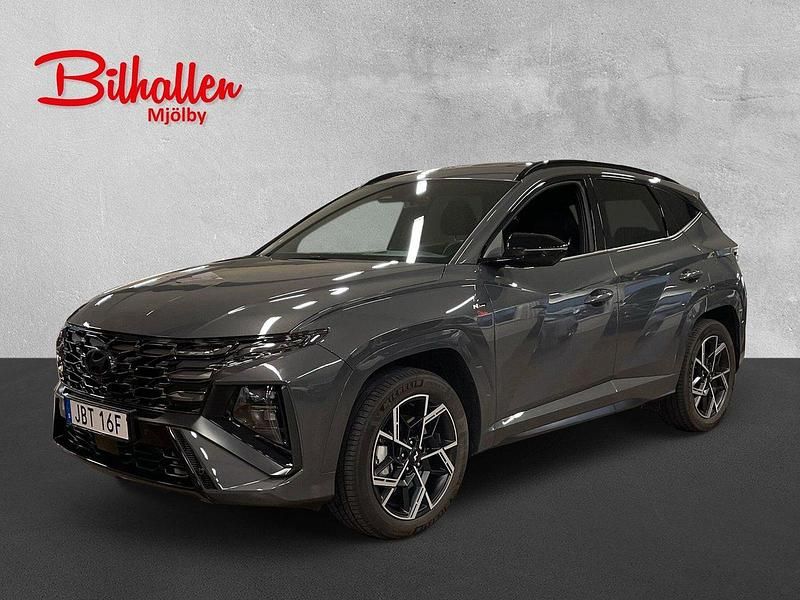Grå Begagnad 2024 Hyundai Tucson SUV | 499 000 kr - Bild 1/4