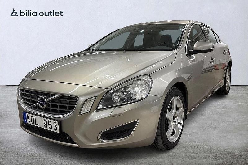 Ljusbrun (lbrun) Begagnad 2012 Volvo S60 Momentum Sedan | 70 000 kr (Bra pris) - Bild 1/4