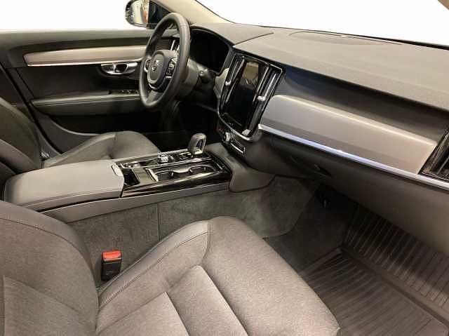 Begagnad Volvo V90 252 HK (185 kW) 2023 Svart Kombi