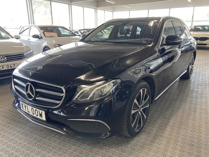 Svart Begagnad 2019 Mercedes E300 Avantgarde Kombi | 149 000 kr - Bild 1/4