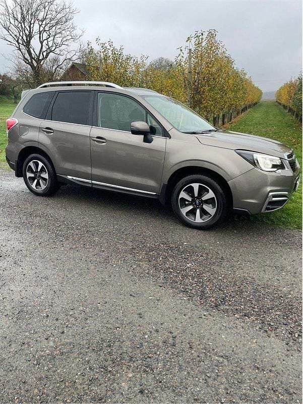 Brun Begagnad 2017 Subaru Forester SUV | 209 000 kr (Marknadspris) - Bild 1/4